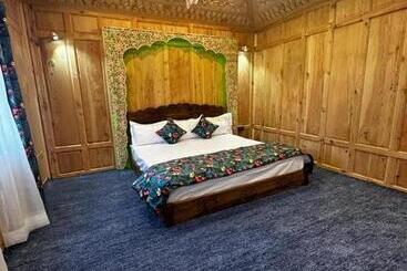 ホテル The Heritage Safina Group Of Houseboats