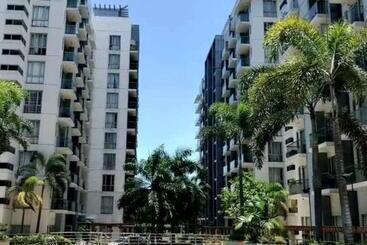 هتل آپارتمان One Palm Tree Villas Hyuna Place, Acros Naia T3