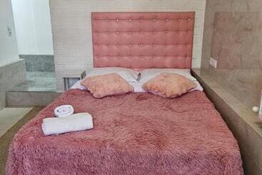 هتل آپارتمان Rose Studio