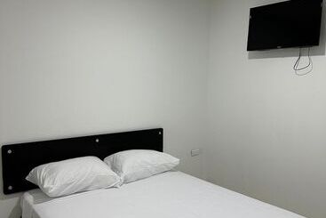 酒店 Bazurto Plaza