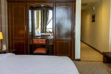 هتل Capital O 126 Manama Tower