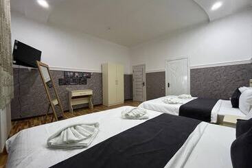 Отель Home Alone