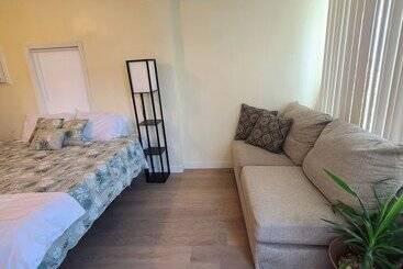 בית מלון כפרי On Magnolia East