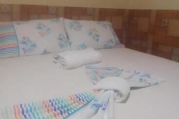 旅馆 Pousada Jolly Roger