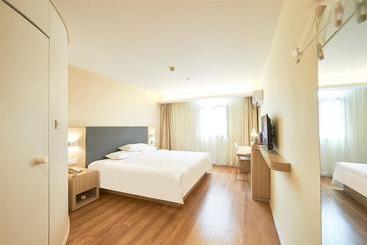 Hanting Hotel Chizhou Tonghui Plaza