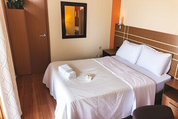 هتل Balcones Plaza