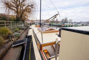 هتل Barge Waternimf