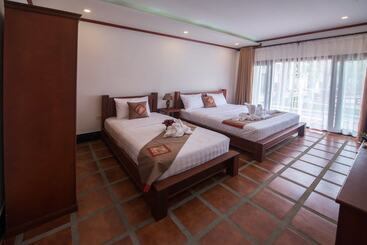 Vang Vieng Savanh Sunset View Resort