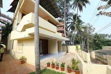 مبيت وإفطار Abad Serviced Villas