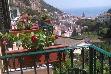 مبيت وإفطار La Valle Delle Ferriere