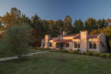 تختخواب و صبحانه Suites Camacho