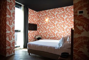 هتل Collini Rooms