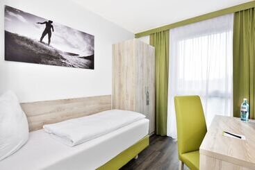 צימר Novina Sleep Inn Herzogenaurach