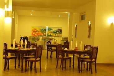 فندق Oasis Ayurveda Beach