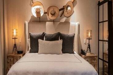 استراحتگاه Grand Solmar The Residences