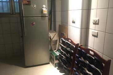 ユースホステル Little House