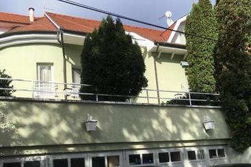 צימר Villa Arató