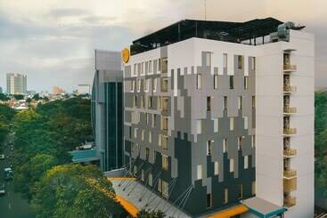 Yello Hotel Manggarai