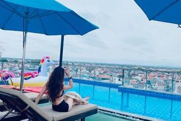 Uptown Hoi An Hotel & Spa