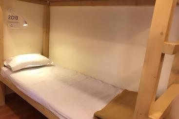 هاستل Bollywood Bed & Breakfast