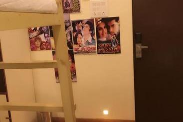 هاستل Bollywood Bed & Breakfast