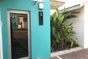 تختخواب و صبحانه Hp Twelve Accommodation