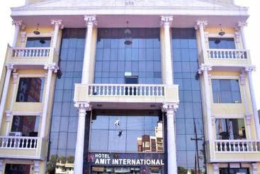 هتل Amit International