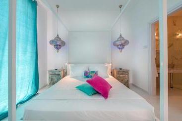 هتل Cape Serenity Resort  Adults Only
