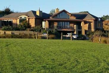 Lucky Duck Country Lodge B&b Hamilton