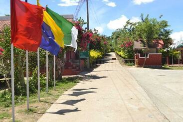 リゾートホテル Safari Land Villa Masinagudi   Hostel