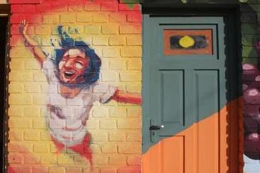 تختخواب و صبحانه La Cúpula Hostel & Camping