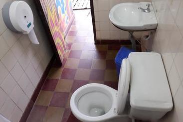 تختخواب و صبحانه La Cúpula Hostel & Camping