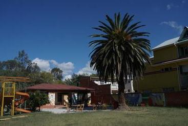 تختخواب و صبحانه La Cúpula Hostel & Camping