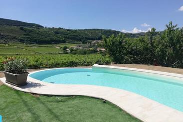 تختخواب و صبحانه Le Botti Di Agorà