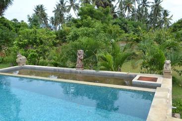 تختخواب و صبحانه Lily Pool Villa