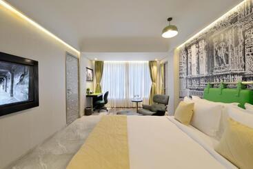 فندق Regenta Central Antarim Ahmedabad