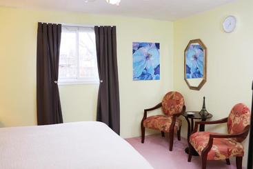 Little Paris Bed And Breakfast