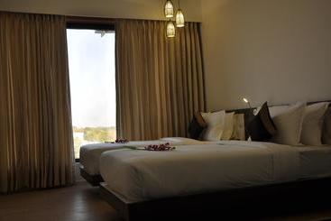 Mango Hotels Tansha Regal