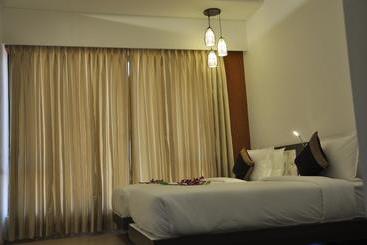 Mango Hotels Tansha Regal