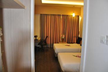 Mango Hotels Tansha Regal