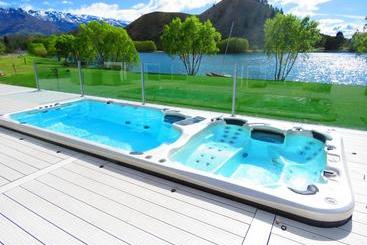 فندق على الطريق Cromwell Escape