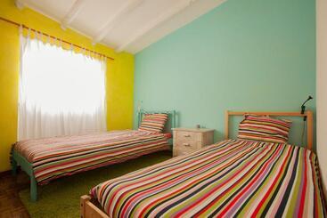 هاستل Ericeira Surf Camp