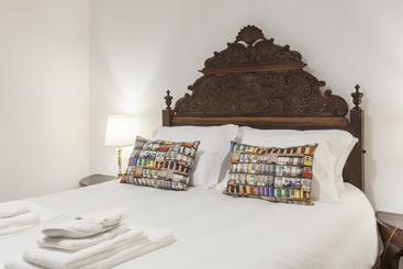 مسافرخانه Go2oporto @flores Guest House