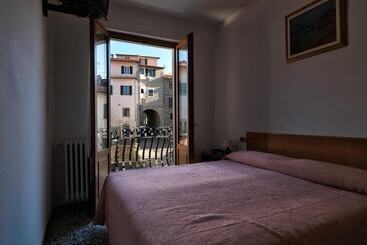 호텔 Albergo Ristorante Il Poggiolo