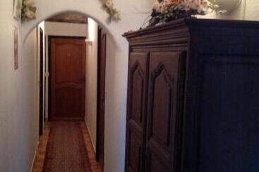 ホテル Hôtel Central