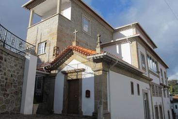 هتل Solar Da Capela