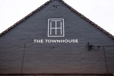 هتل The Townhouse Sutton