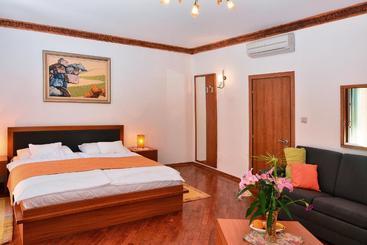 هتل Villa Nora Hvar