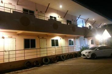 مُتل Meesuk Mansion