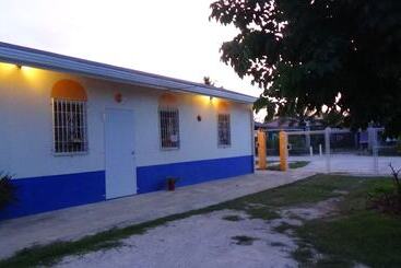 펜션 Hacienda Tropical Guest House